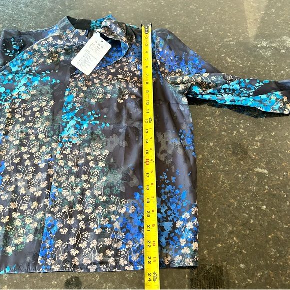 Woman blouse - Picture 8 of 8